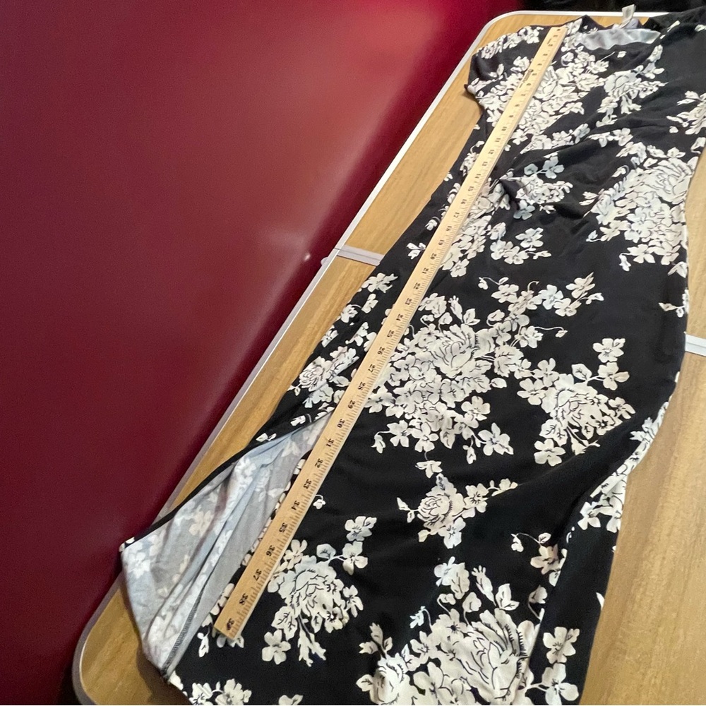 Lauren Ralph Lauren Black & White Floral Twist-Front Midi Dress (Size S) - Picture 6 of 8